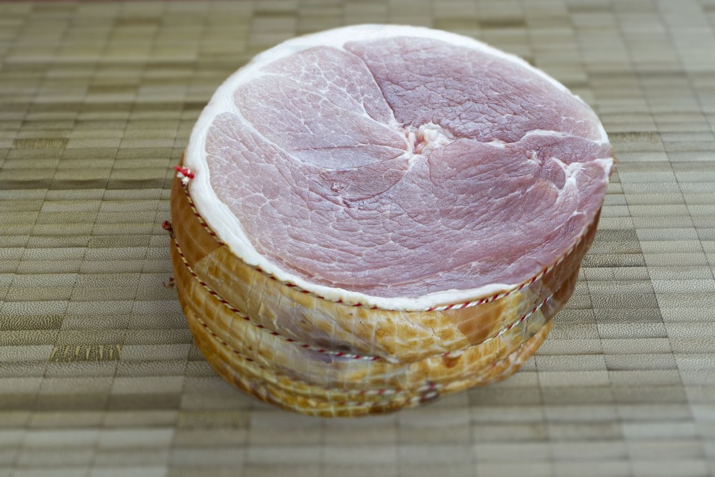 Smoked boneless gammon joint